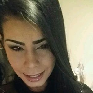 Meet your Posher, Yanira